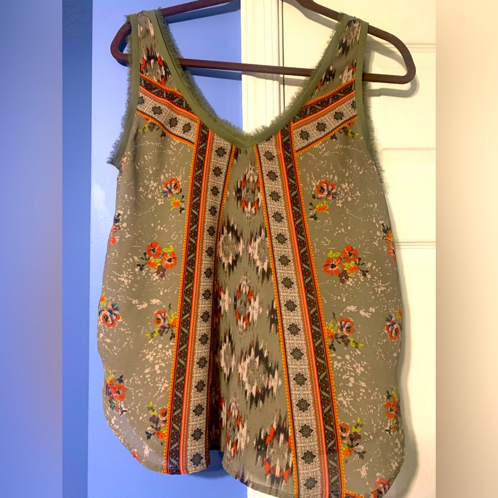Ladies Summer lightweight flowy top